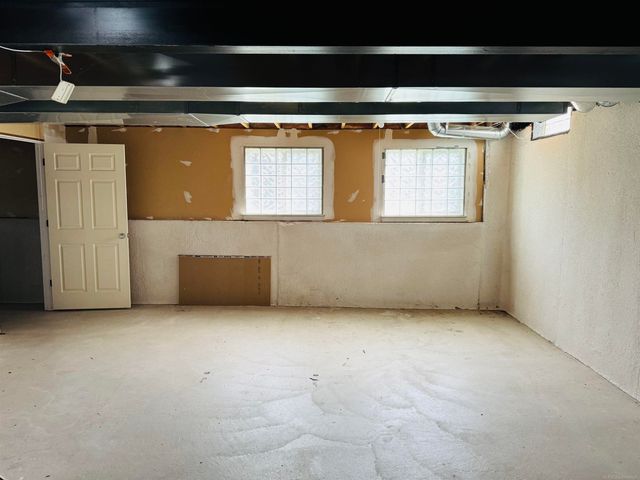 1610 Savanna Drive, Pontiac, MI 48340