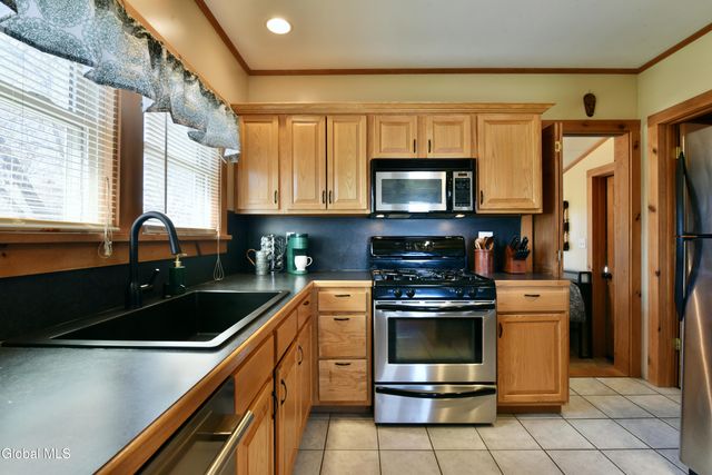 1929 Amsterdam Avenue, Rotterdam, NY 12303