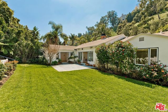 1318 San Ysidro Drive, Beverly Hills, CA 90210