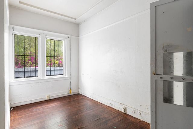 808 61st Street, Oakland, CA 94609