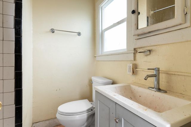 808 61st Street, Oakland, CA 94609