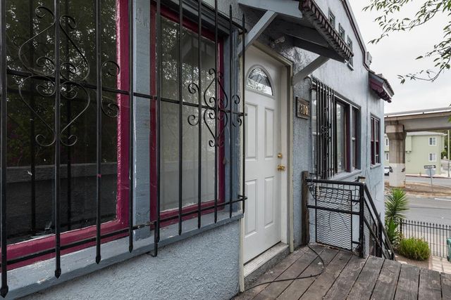 808 61st Street, Oakland, CA 94609