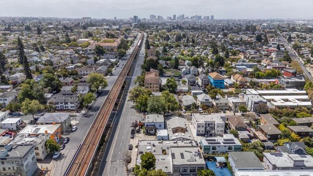808 61st Street, Oakland, CA 94609
