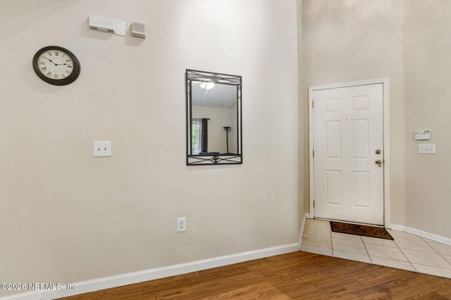 6075 MAGGIES Circle 113, Jacksonville, FL 32244