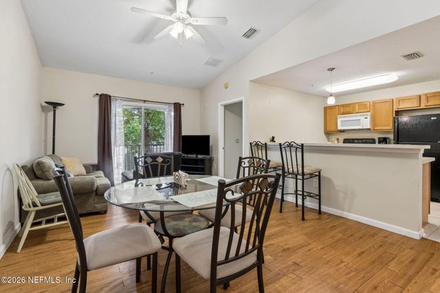 6075 MAGGIES Circle 113, Jacksonville, FL 32244