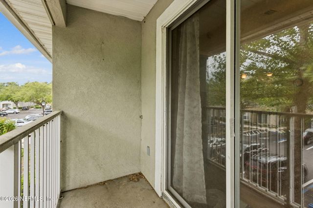 6075 MAGGIES Circle 113, Jacksonville, FL 32244