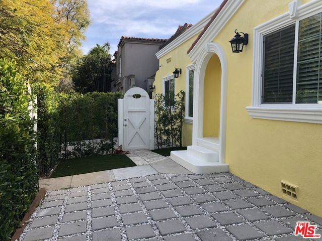 257 N La Peer Drive, Beverly Hills, CA 90211
