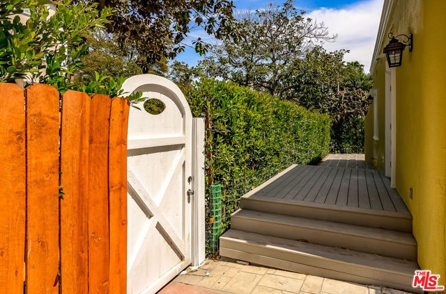 257 N La Peer Drive, Beverly Hills, CA 90211