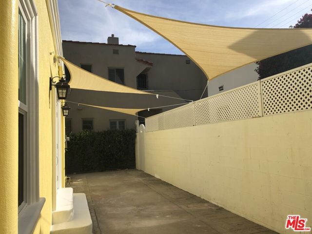 257 N La Peer Drive, Beverly Hills, CA 90211