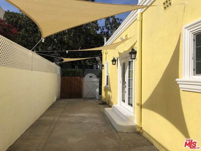 257 N La Peer Drive, Beverly Hills, CA 90211