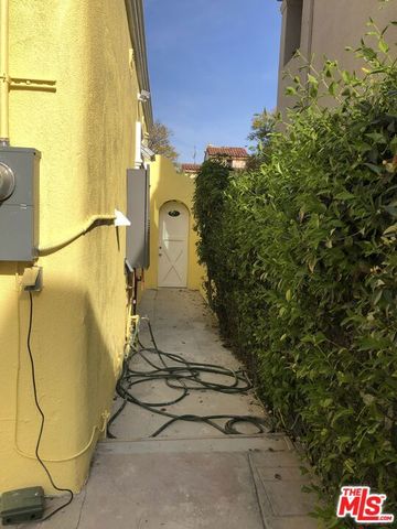 257 N La Peer Drive, Beverly Hills, CA 90211