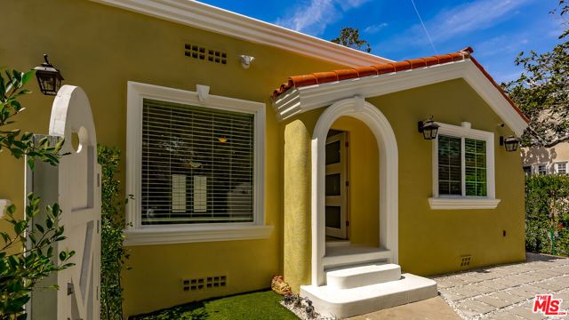 257 N La Peer Drive, Beverly Hills, CA 90211