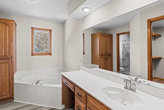 3107 N Bobwhite Drive, Ozark, MO 65721