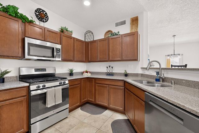 2417 Istle Road NE, Rio Rancho, NM 87124