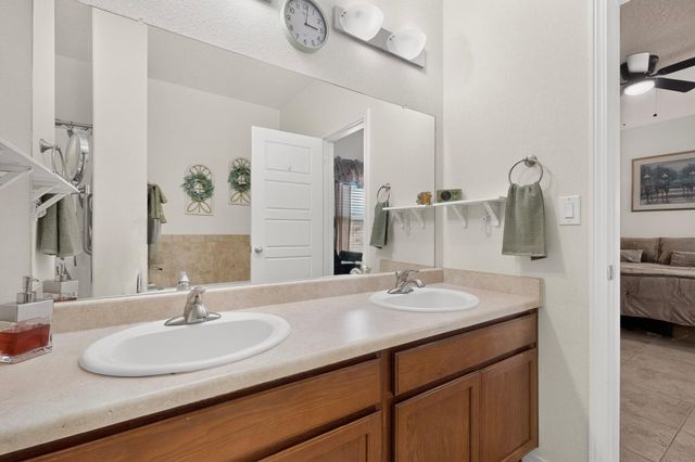 2417 Istle Road NE, Rio Rancho, NM 87124