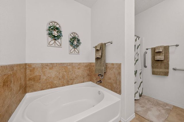 2417 Istle Road NE, Rio Rancho, NM 87124