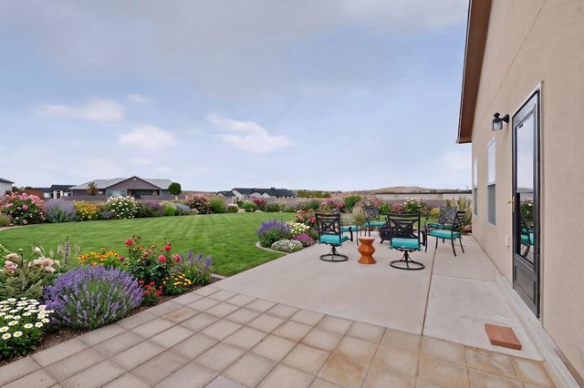 2417 Istle Road NE, Rio Rancho, NM 87124