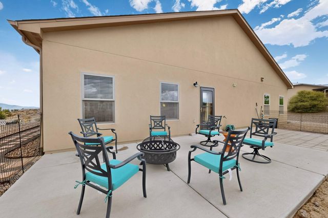 2417 Istle Road NE, Rio Rancho, NM 87124