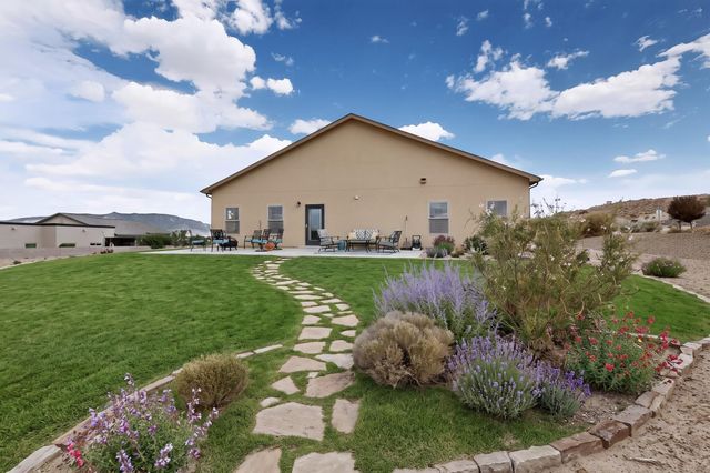 2417 Istle Road NE, Rio Rancho, NM 87124