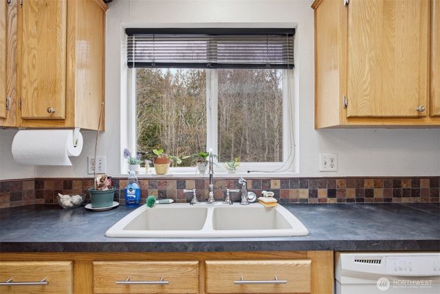 1904 Yew Street Road, Bellingham, WA 98229