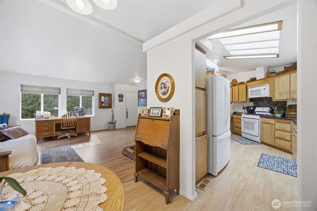 1904 Yew Street Road, Bellingham, WA 98229