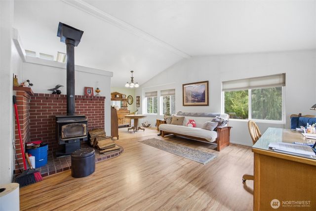 1904 Yew Street Road, Bellingham, WA 98229