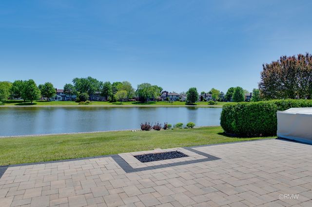 1245 Biscayne Drive, Elk Grove Village, IL 60007