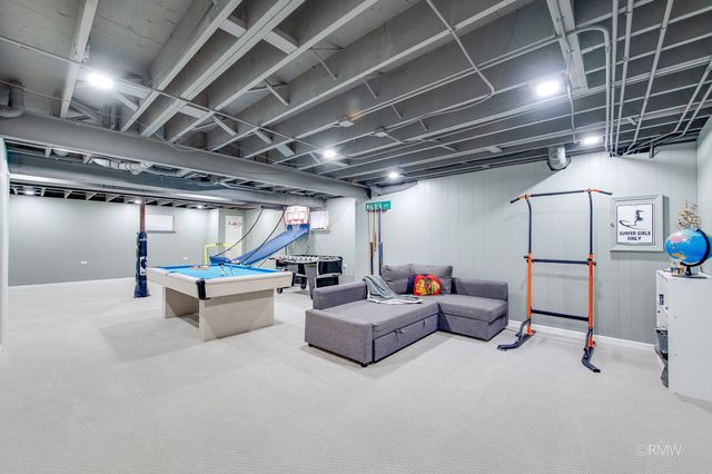 1245 Biscayne Drive, Elk Grove Village, IL 60007