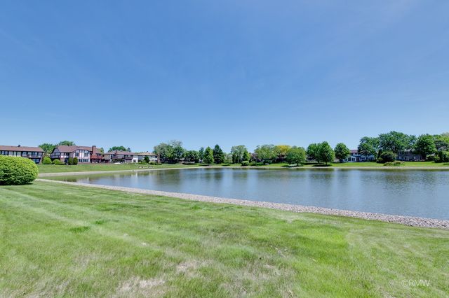 1245 Biscayne Drive, Elk Grove Village, IL 60007