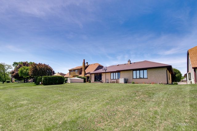 1245 Biscayne Drive, Elk Grove Village, IL 60007