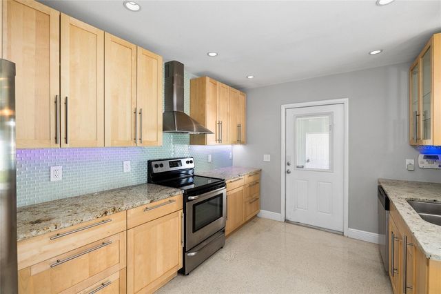 505 W ALVA STREET, Tampa, FL 33603