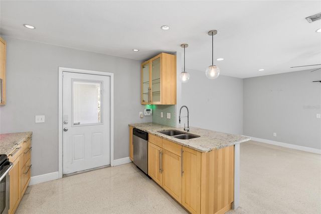 505 W ALVA STREET, Tampa, FL 33603