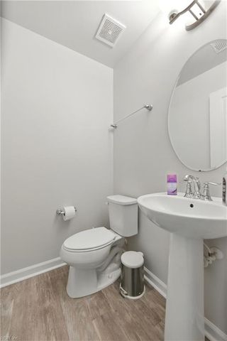 7 Mary Ann DR, Hampton, VA 23666