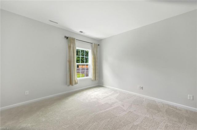 7 Mary Ann DR, Hampton, VA 23666