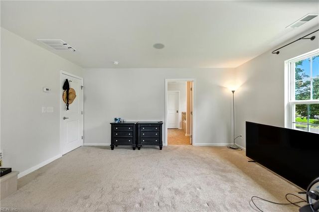 7 Mary Ann DR, Hampton, VA 23666