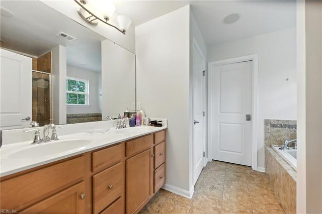 7 Mary Ann DR, Hampton, VA 23666