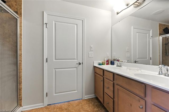 7 Mary Ann DR, Hampton, VA 23666