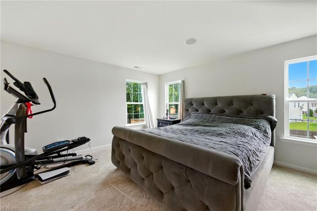 7 Mary Ann DR, Hampton, VA 23666