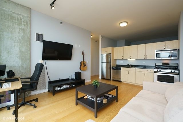 235 W Van Buren Avenue 3913, Chicago, IL 60607