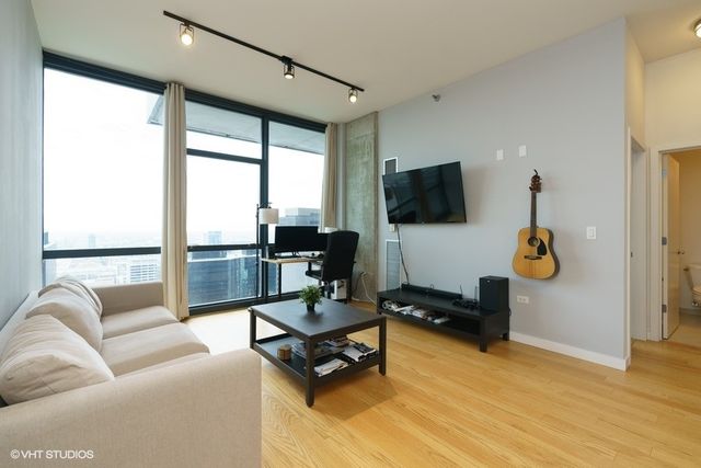 235 W Van Buren Avenue 3913, Chicago, IL 60607