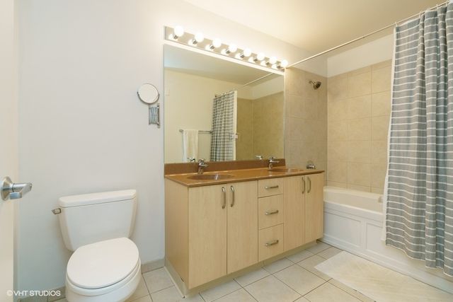 235 W Van Buren Avenue 3913, Chicago, IL 60607