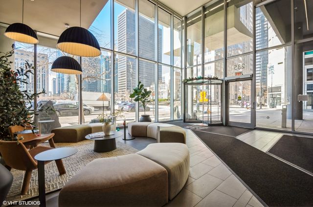 235 W Van Buren Avenue 3913, Chicago, IL 60607