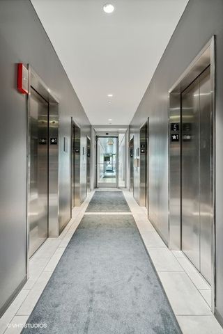 235 W Van Buren Avenue 3913, Chicago, IL 60607