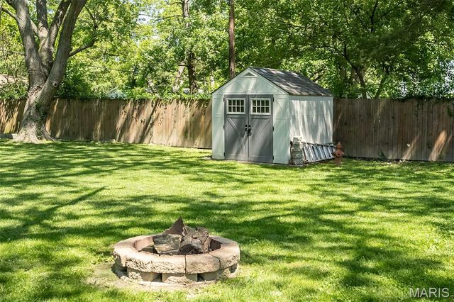 809 Lindell Drive, Ballwin, MO 63011