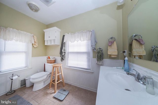 202 GUILFORD AVE, Westmont, NJ 08108