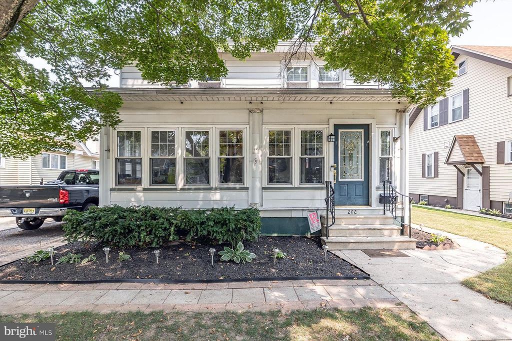 202 GUILFORD AVE, Westmont, NJ 08108