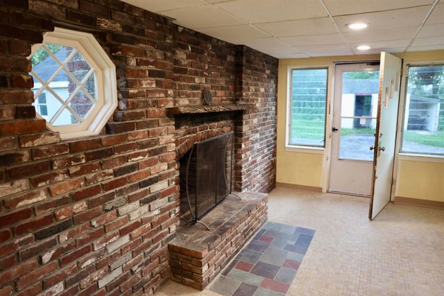15 Warren Avenue, Goffstown, NH 03045