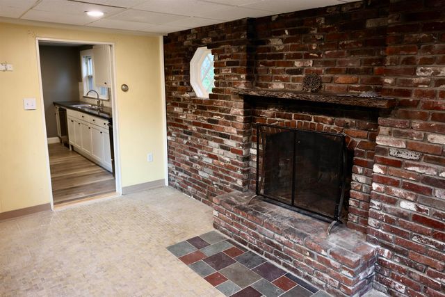 15 Warren Avenue, Goffstown, NH 03045