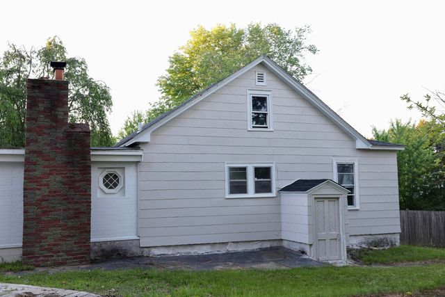 15 Warren Avenue, Goffstown, NH 03045