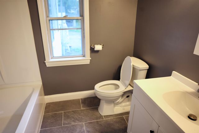 15 Warren Avenue, Goffstown, NH 03045
